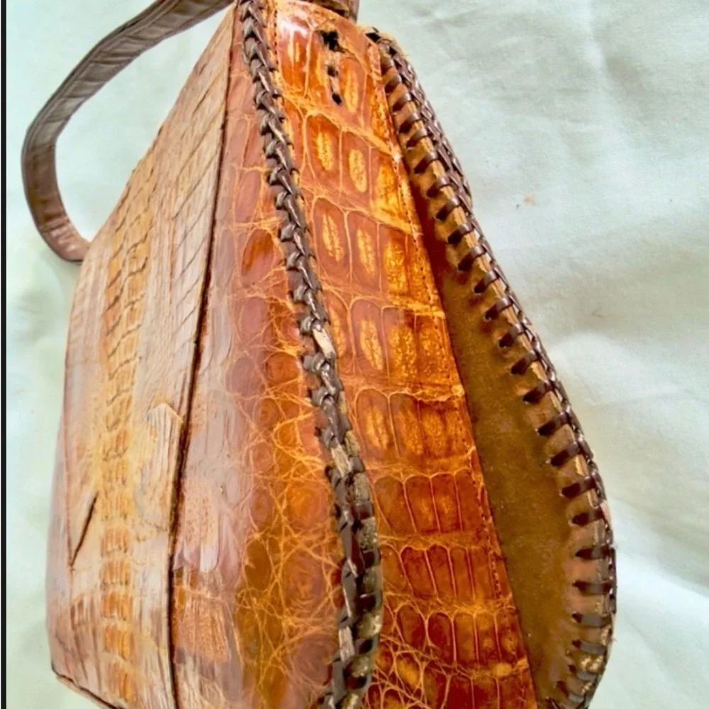 Unique Brown Crocodile-Embossed Leather Shoulder Bag - Picture 6 of 8